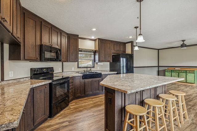 3118 McKibbon Rd, Culleoka, TN 38451