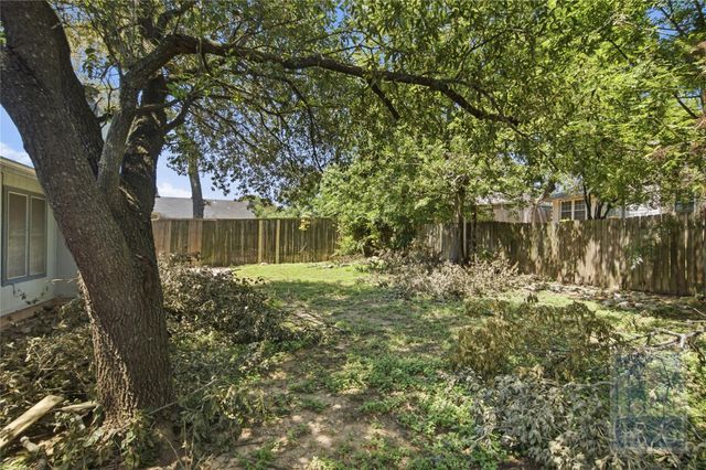 9002 Marsh DR, Austin, TX 78748