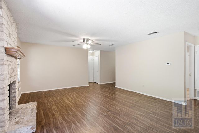 9002 Marsh DR, Austin, TX 78748