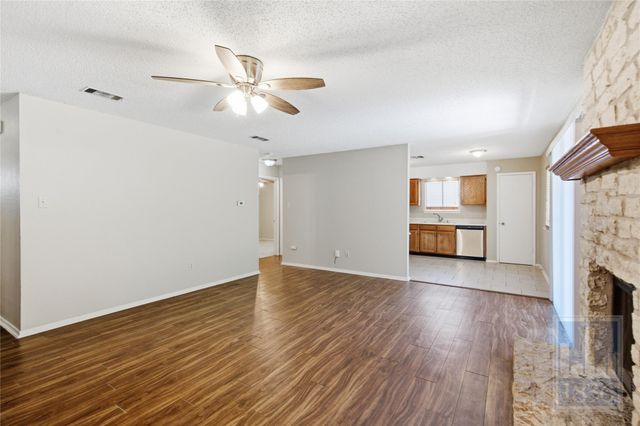 9002 Marsh DR, Austin, TX 78748