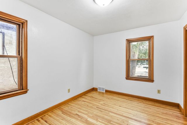 1217 Cook Avenue E, Saint Paul, MN 55106