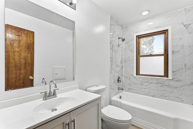 1217 Cook Avenue E, Saint Paul, MN 55106