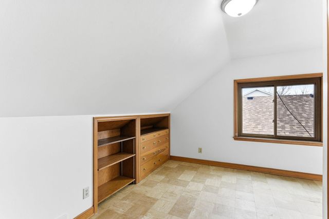 1217 Cook Avenue E, Saint Paul, MN 55106