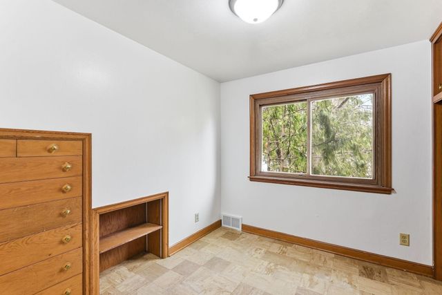 1217 Cook Avenue E, Saint Paul, MN 55106