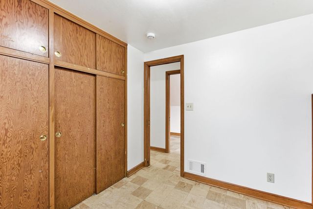 1217 Cook Avenue E, Saint Paul, MN 55106