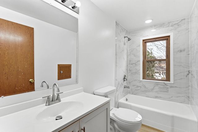 1217 Cook Avenue E, Saint Paul, MN 55106