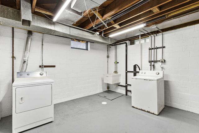 1217 Cook Avenue E, Saint Paul, MN 55106