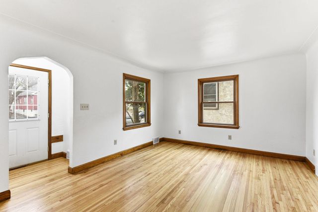 1217 Cook Avenue E, Saint Paul, MN 55106