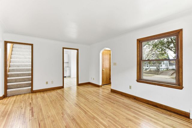 1217 Cook Avenue E, Saint Paul, MN 55106