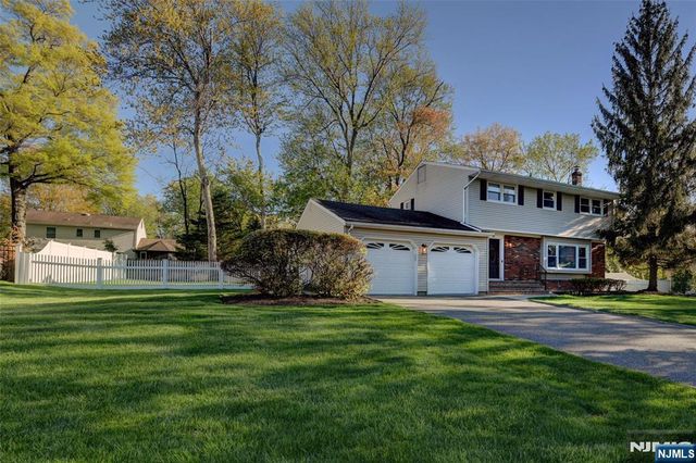 25 Debbie Court, Wayne, NJ 07470