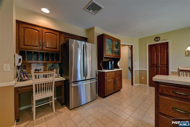 25 Debbie Court, Wayne, NJ 07470