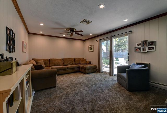 25 Debbie Court, Wayne, NJ 07470