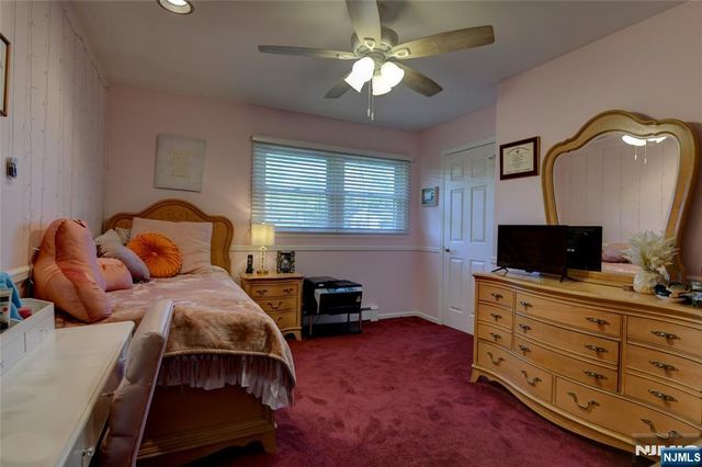 25 Debbie Court, Wayne, NJ 07470