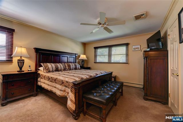 25 Debbie Court, Wayne, NJ 07470