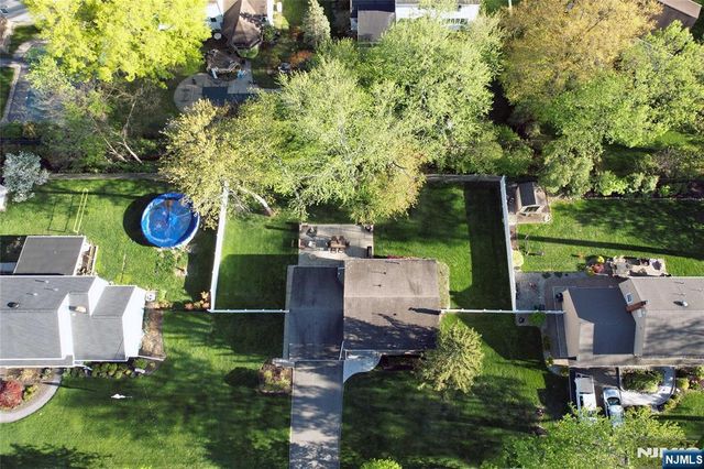 25 Debbie Court, Wayne, NJ 07470