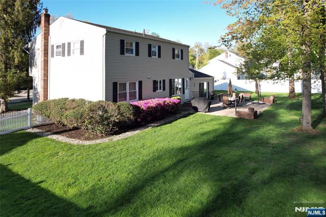 25 Debbie Court, Wayne, NJ 07470