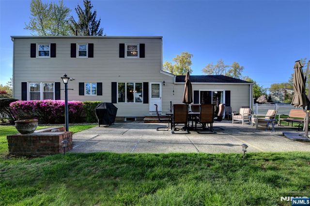 25 Debbie Court, Wayne, NJ 07470