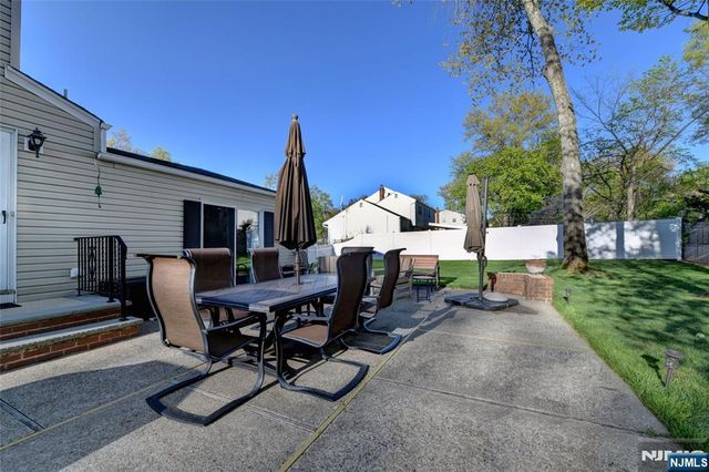 25 Debbie Court, Wayne, NJ 07470