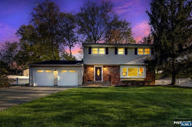 25 Debbie Court, Wayne, NJ 07470