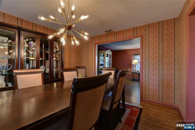 25 Debbie Court, Wayne, NJ 07470