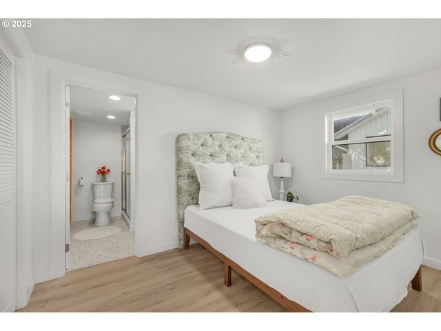 414 PLEASANT Ave, Oregon City, OR 97045