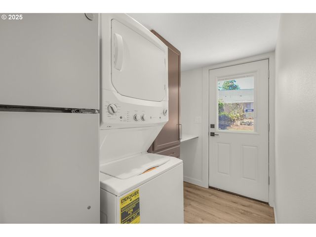 414 PLEASANT Ave, Oregon City, OR 97045