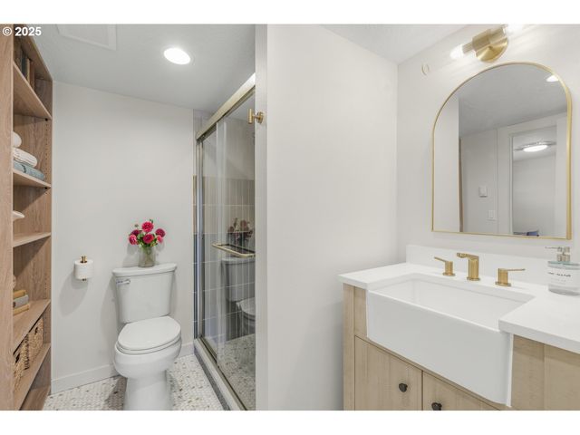 414 PLEASANT Ave, Oregon City, OR 97045