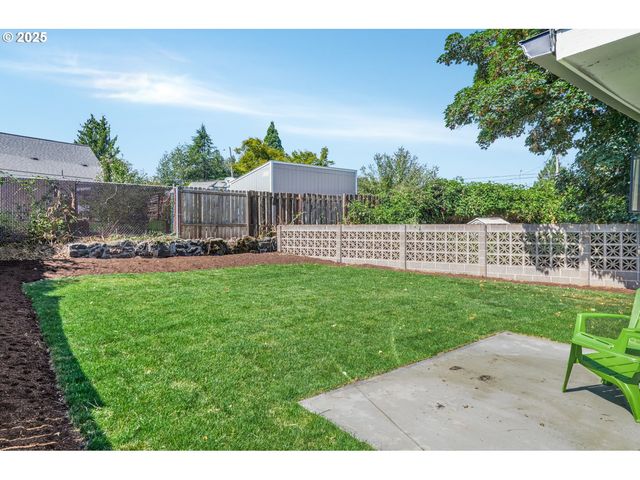 414 PLEASANT Ave, Oregon City, OR 97045