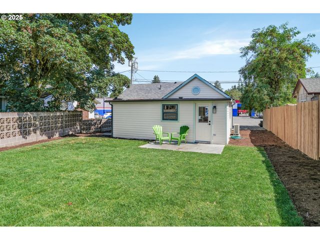 414 PLEASANT Ave, Oregon City, OR 97045