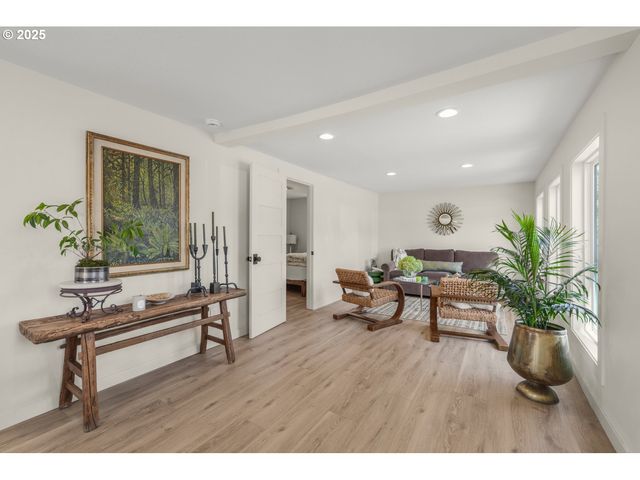 414 PLEASANT Ave, Oregon City, OR 97045