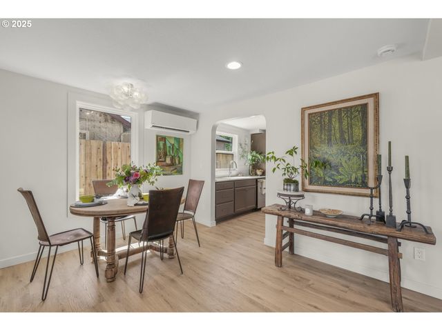 414 PLEASANT Ave, Oregon City, OR 97045