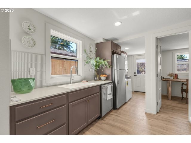 414 PLEASANT Ave, Oregon City, OR 97045