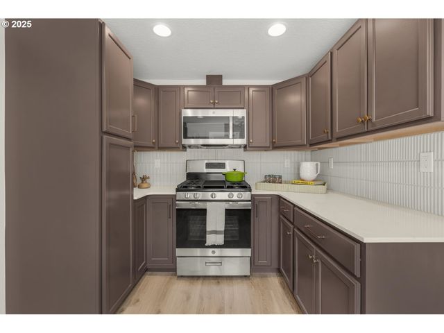 414 PLEASANT Ave, Oregon City, OR 97045