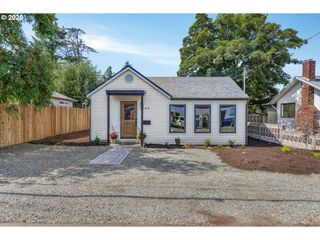 414 PLEASANT Ave, Oregon City, OR 97045