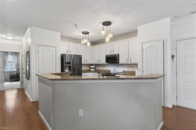 522 Knolls Dr Unit 205, Newport News, VA 23602