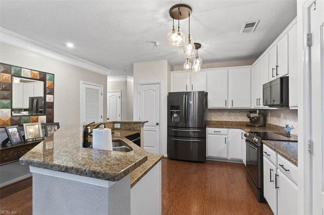 522 Knolls Dr Unit 205, Newport News, VA 23602