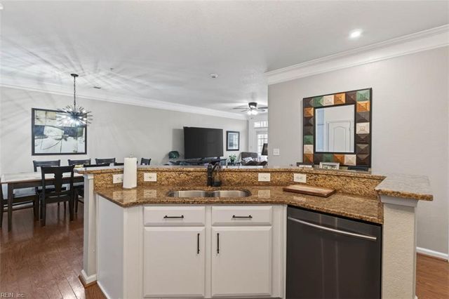 522 Knolls Dr Unit 205, Newport News, VA 23602