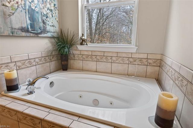 522 Knolls Dr Unit 205, Newport News, VA 23602