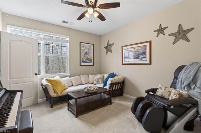 522 Knolls Dr Unit 205, Newport News, VA 23602