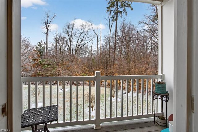 522 Knolls Dr Unit 205, Newport News, VA 23602