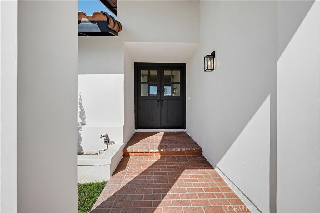 9921 Garrett Circle, Huntington Beach, CA 92646 — photo 2