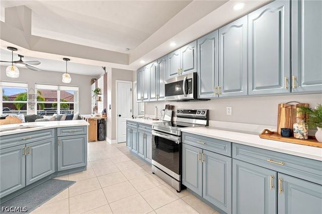1909 SW 29th TER, Cape Coral, FL 33914