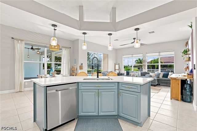 1909 SW 29th TER, Cape Coral, FL 33914