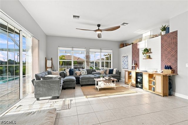 1909 SW 29th TER, Cape Coral, FL 33914