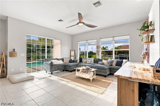 1909 SW 29th TER, Cape Coral, FL 33914