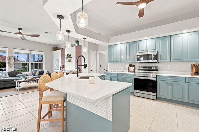 1909 SW 29th TER, Cape Coral, FL 33914