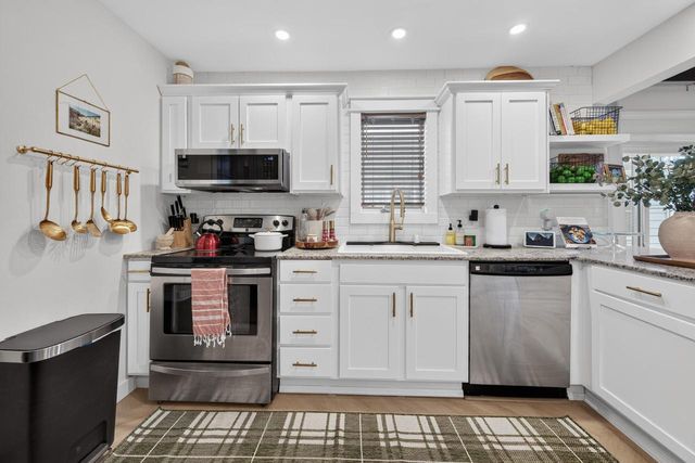 2110 Market STREET, La Crosse, WI 54601