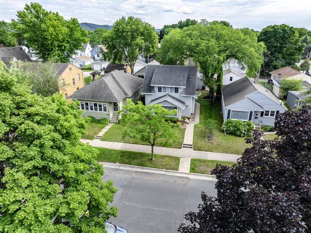 2110 Market STREET, La Crosse, WI 54601