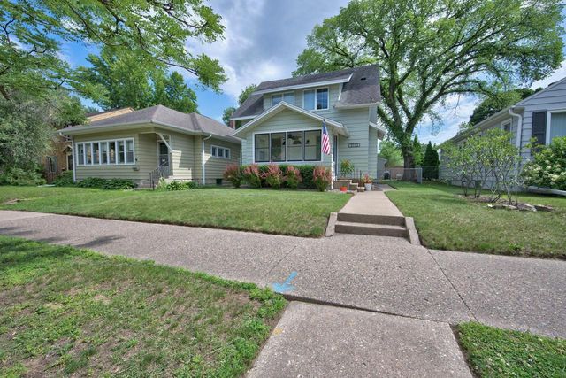 2110 Market STREET, La Crosse, WI 54601