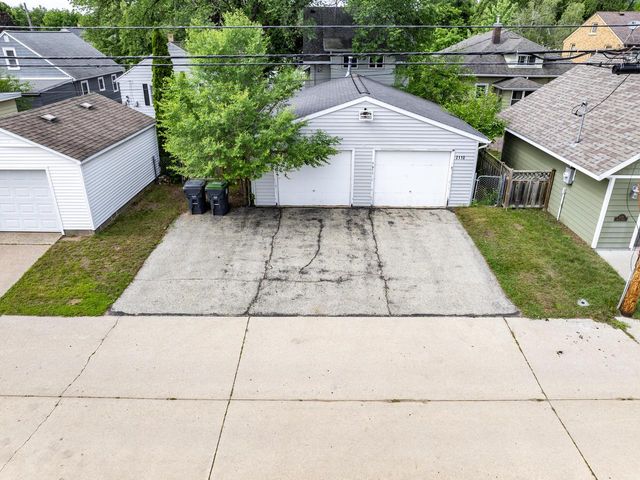 2110 Market STREET, La Crosse, WI 54601